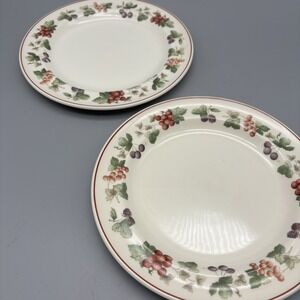 Wedgwood Provence 8" Salad Plates Queen's Ware‎ England Fruit Set Of 2